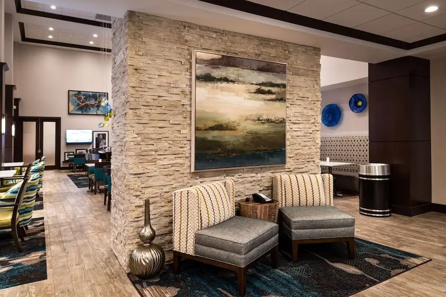 Hampton Inn and Suites Olympia breakfast and lobby seating